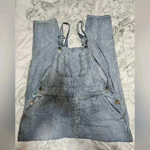 Stevie Hender blue Jean overalls!